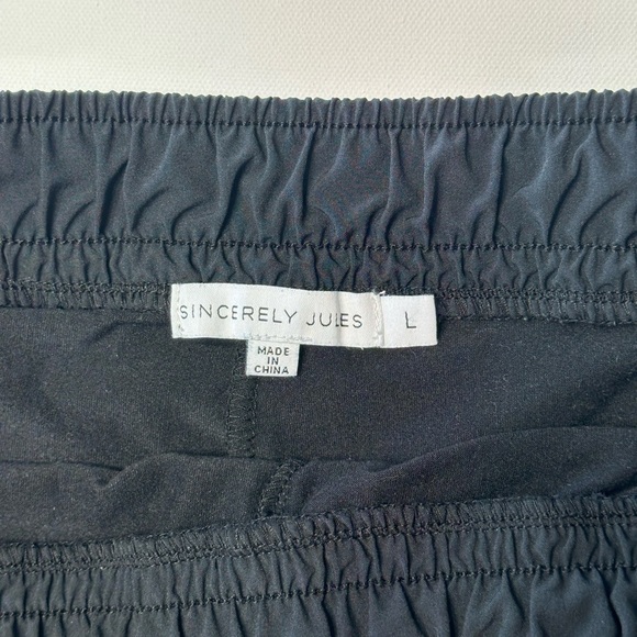 Sincerely Jules Black Skirt with White Label - Picture 5 of 6